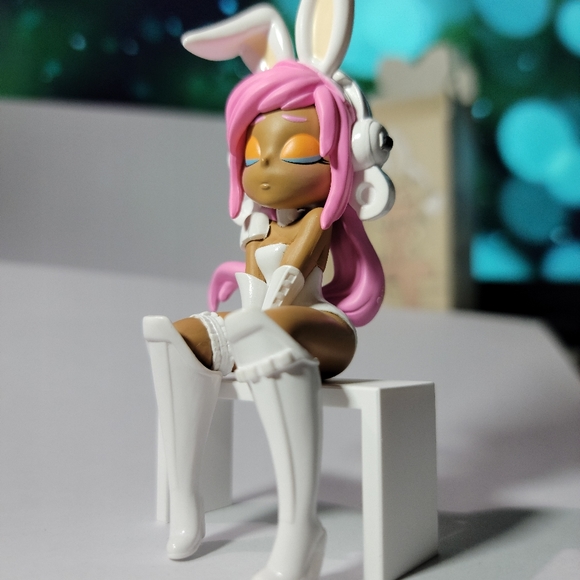 RabbiTT-P    Everyone Needs Breaktime - Picture 2 of 3